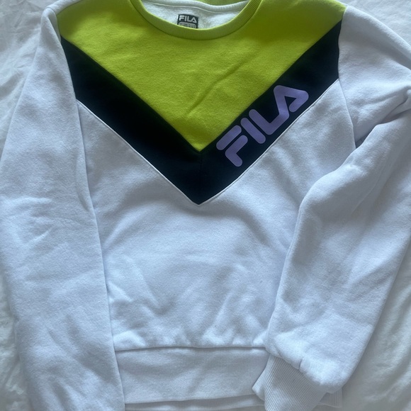FILA Sweater - Picture 3 of 3